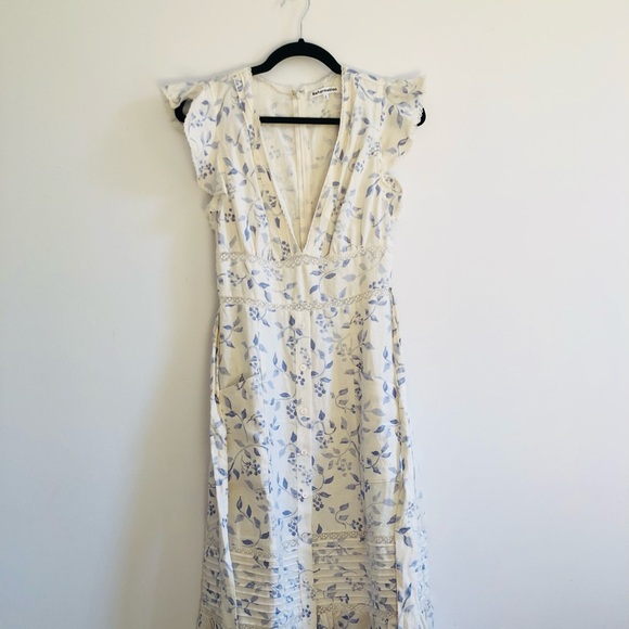 Gorgeous brand new Reformation dress. 100% linen never before worn tag on!